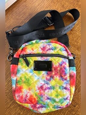 NWOT STEVE MADDEN QUILTED TIE DYE CROSS BODY BAG